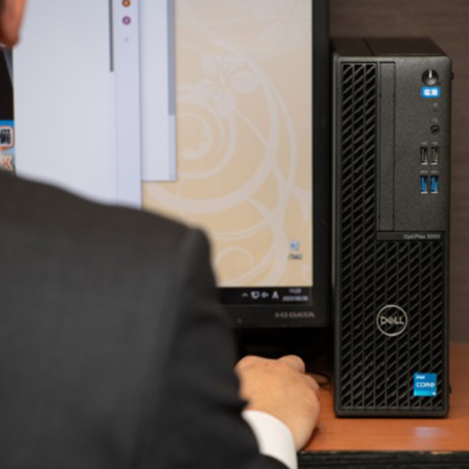 8000台のPCを3カ月で導入！複合カフェ「快活CLUB」が選ぶデスクトップ
