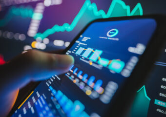AI-RAN on Dell PowerEdge XR8000 simulation image of a phone and tracking